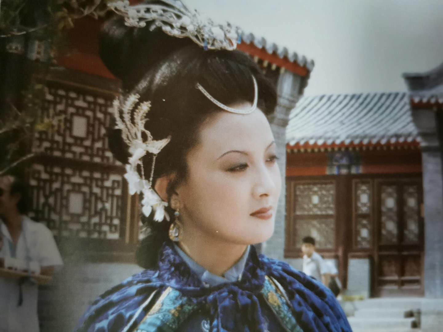 宝玉被烫伤，王夫人为何当众责骂赵姨娘？王熙凤：这个女人太贪婪