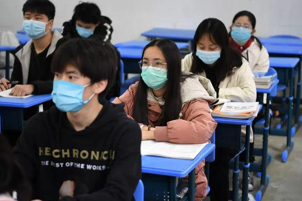 高考“新制度”引争议，物理学科要吃亏，如何能将影响降到最低？