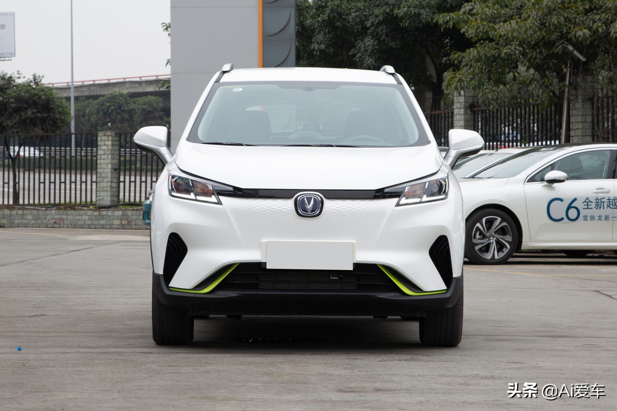 满电续航超400公里，便宜好养活的家用快充SUV,实拍长安CS15 E-Pro