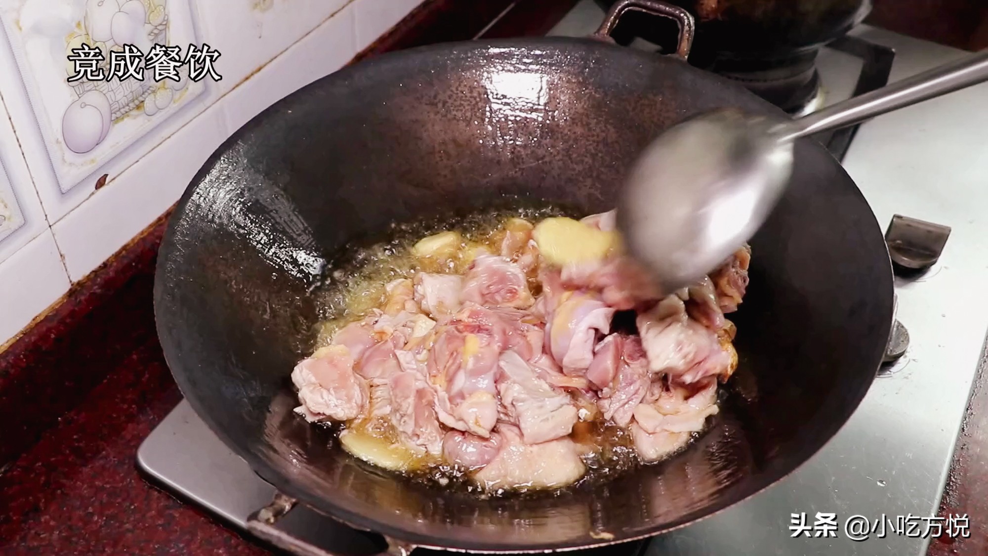 地鍋雞的做法與步驟（地鍋菜地鍋雞的制作方法和詳細配方）
