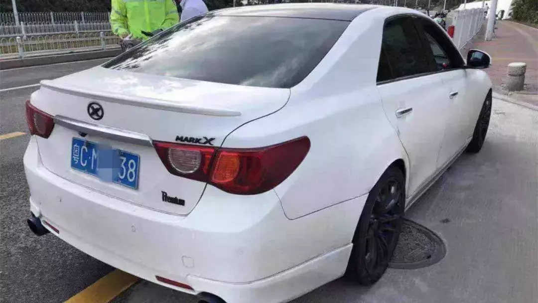 网店老板开奥迪来珠海探亲，竟被交警盯上，10万块打水漂！