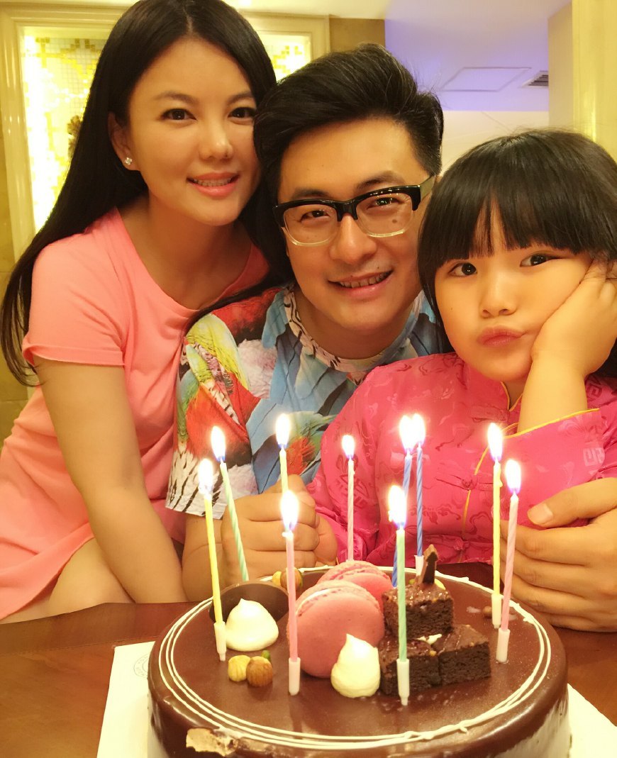 “富养千金”王诗龄：就读国际学校，9岁作画卖10万，如今怎样了