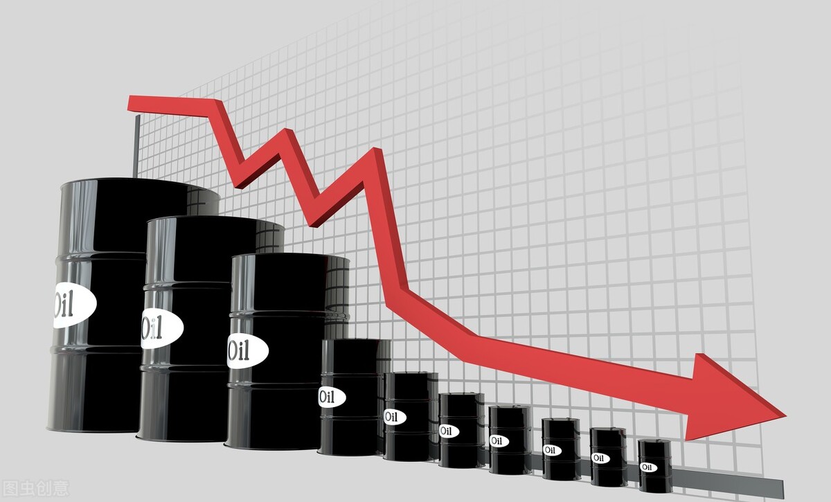 今早油价下跌，95汽油重回7元时代，2021年“最高的油价”下跌了