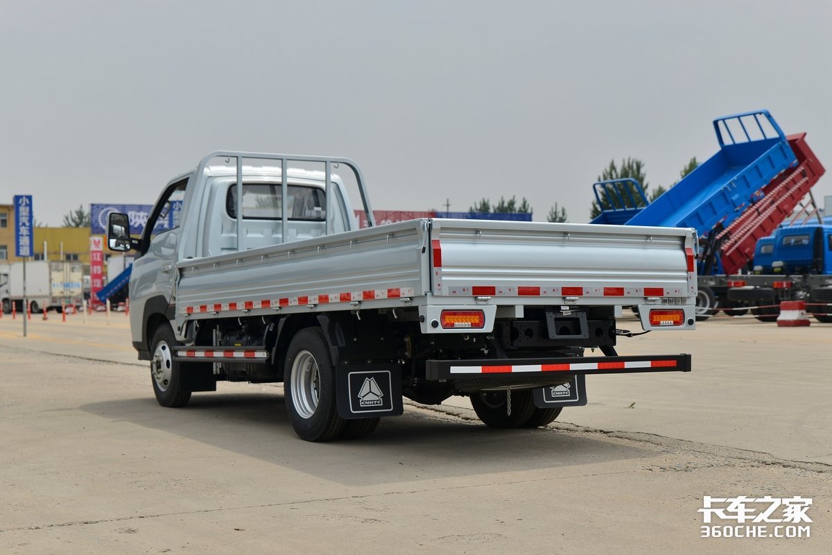 495吨,配130马力国六柴油机,智相,缔途两款微卡你选谁?