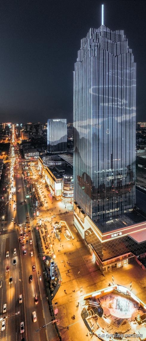 300余商户 创意造型花车,保定"万博七点钟"燥起