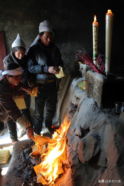 农村“老风俗”非常多，老人去世都有哪些风俗，你们那里还讲究吗