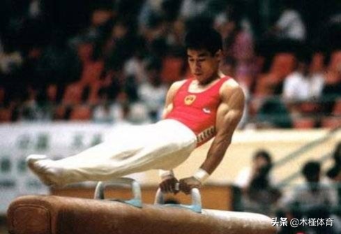 李宁的成长故事：8岁遇青梅，19岁夺6金，27岁入商海，30岁结连理