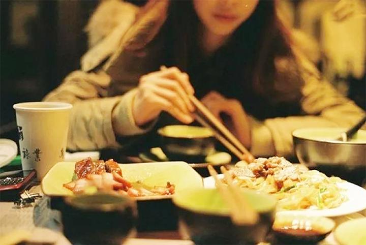怀孕后,别想吃啥就吃,孕期做足饮食功课,以免影响胎儿发育