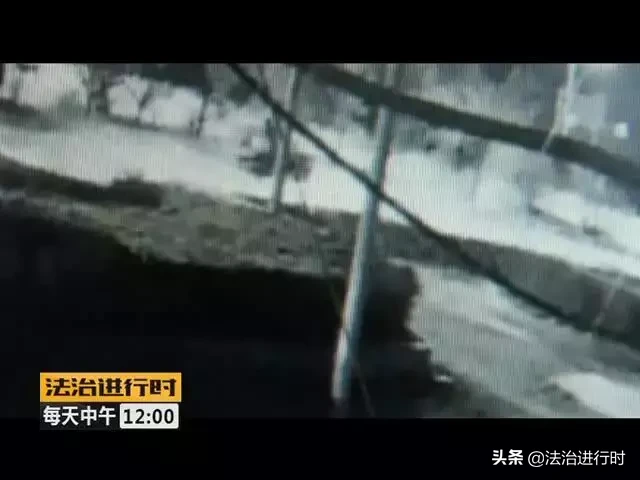 北京街头发生惨烈车祸，行人一死一重伤，肇事逃逸司机落网