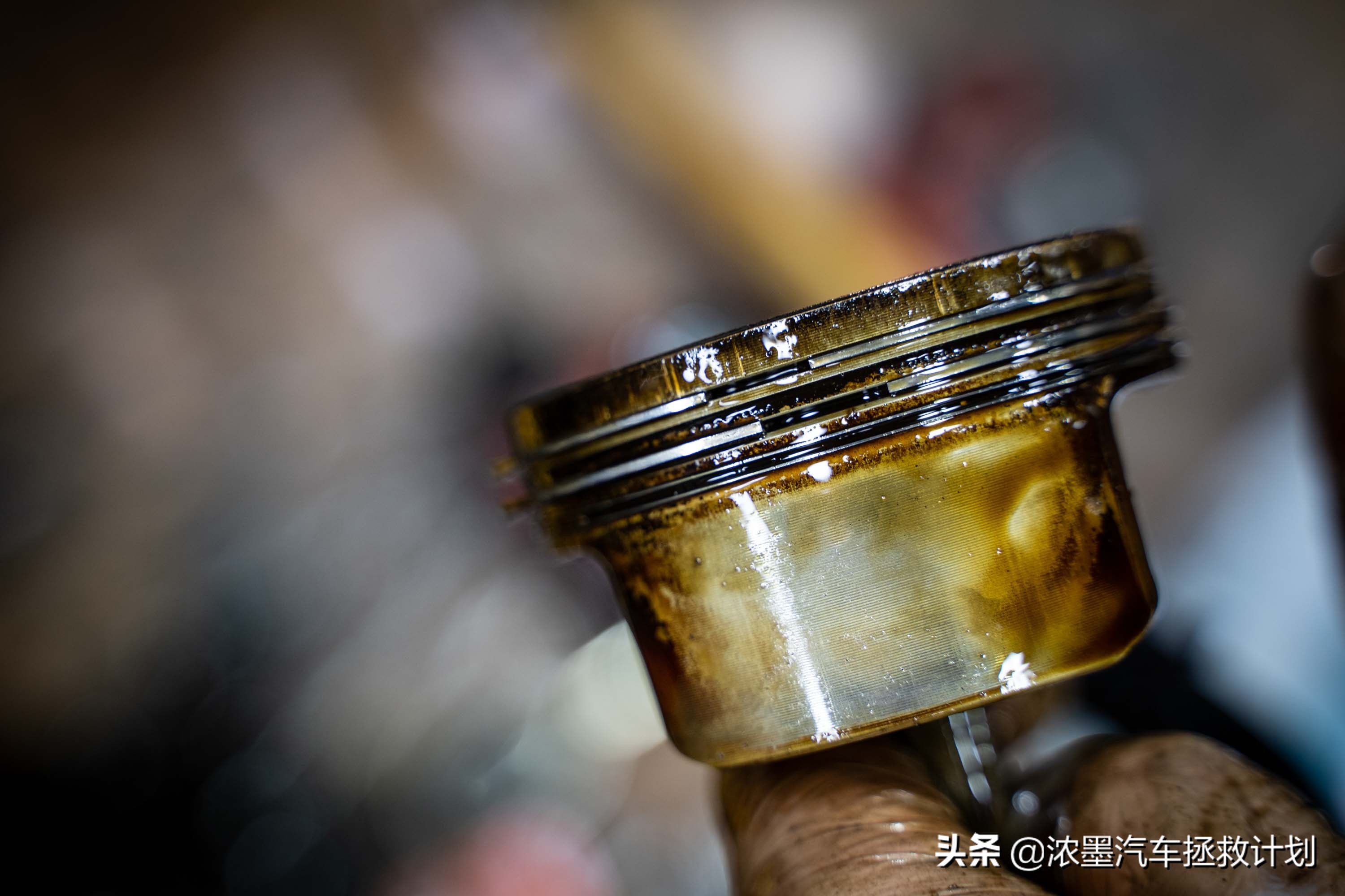 「迟暮英雄」整修一台十多年前的奥迪A6发动机，治理烧油烧水