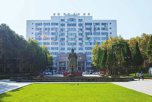 性价比很高的3所“师范大学”，二本就可录取，本地就业非常抢手