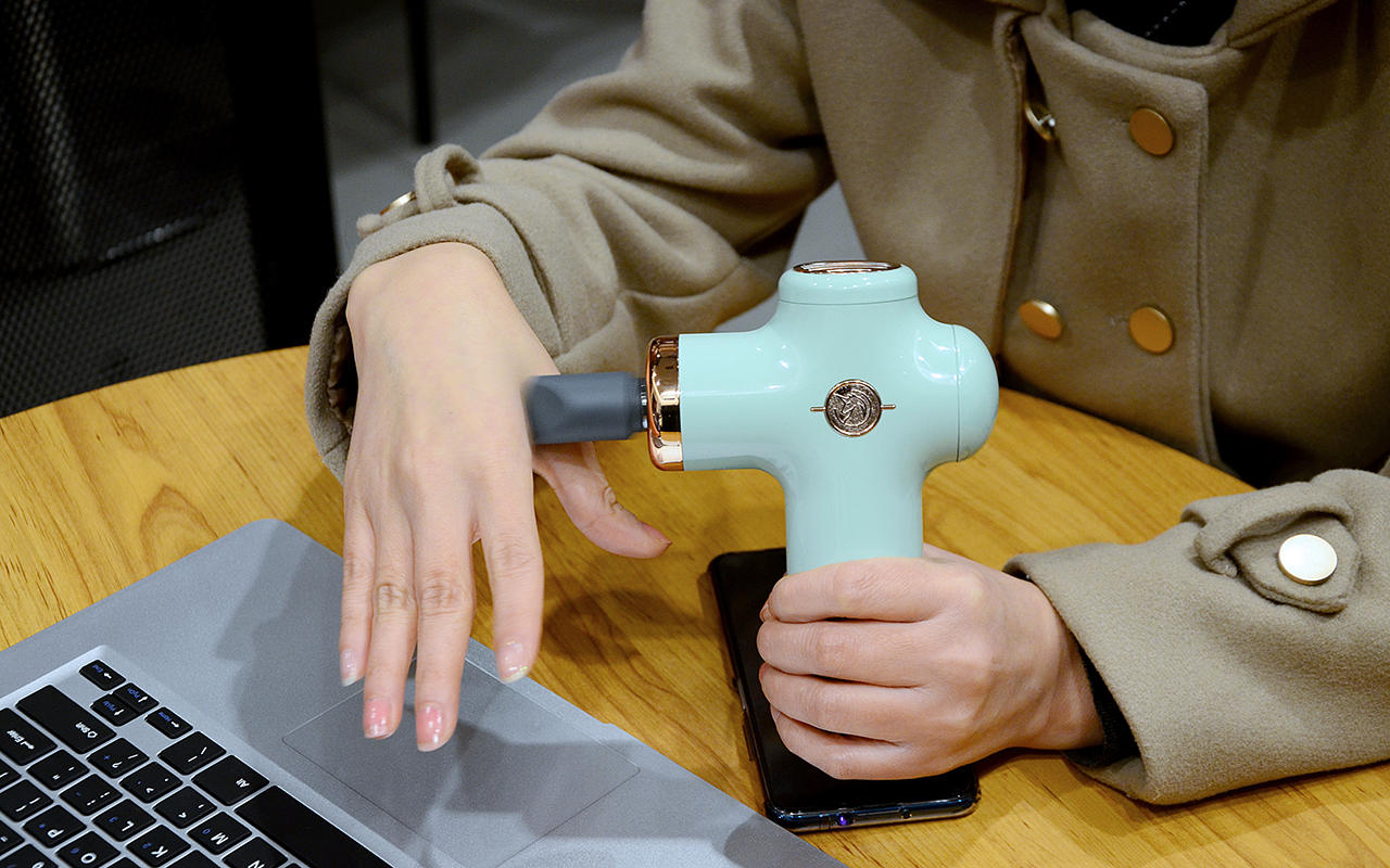 今年三八女王节送她什么礼物？超有料的野小兽筋膜枪更有爱