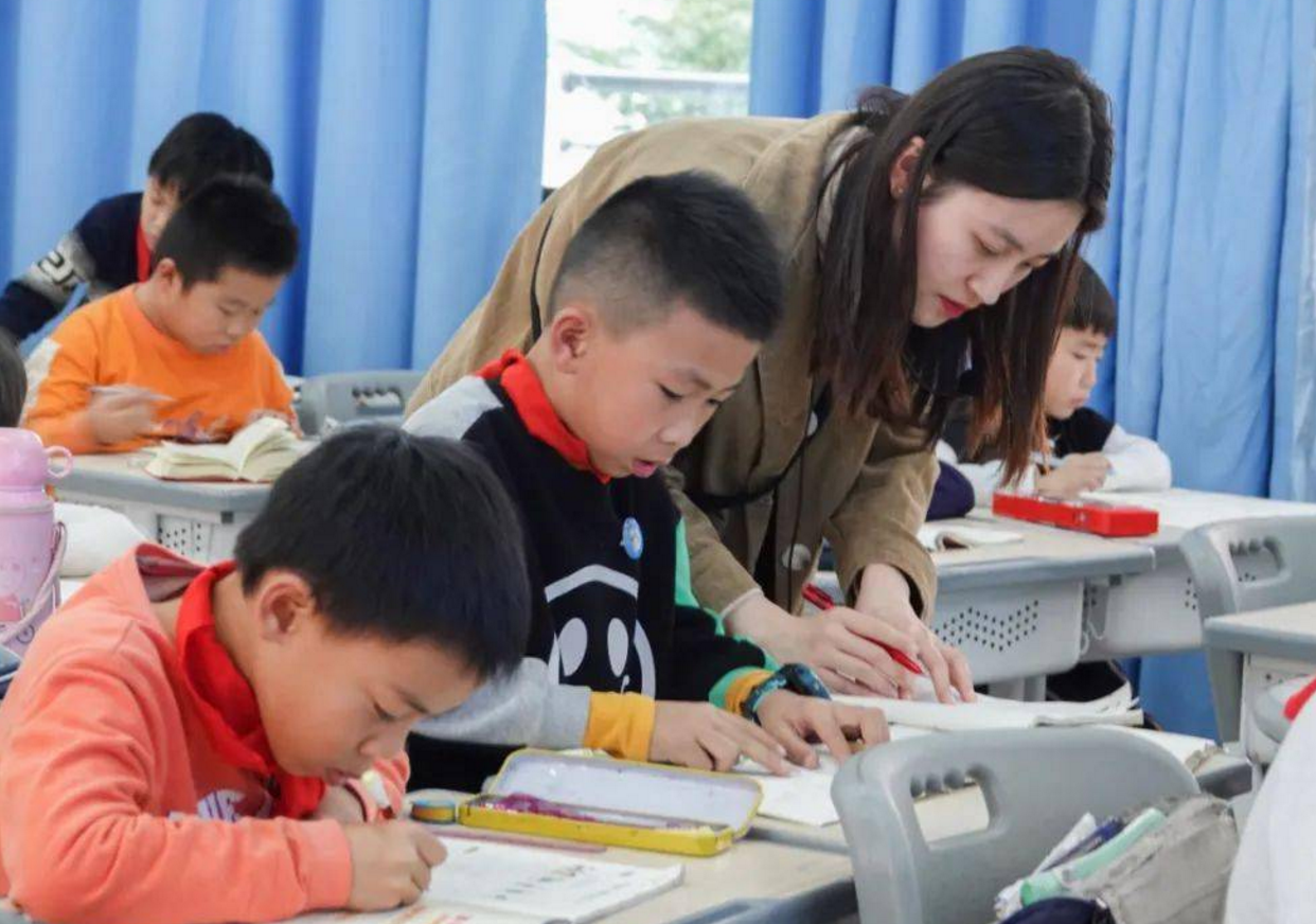 一项新通知，中学实行作6休1，“双休”变“单休”？学生太累了