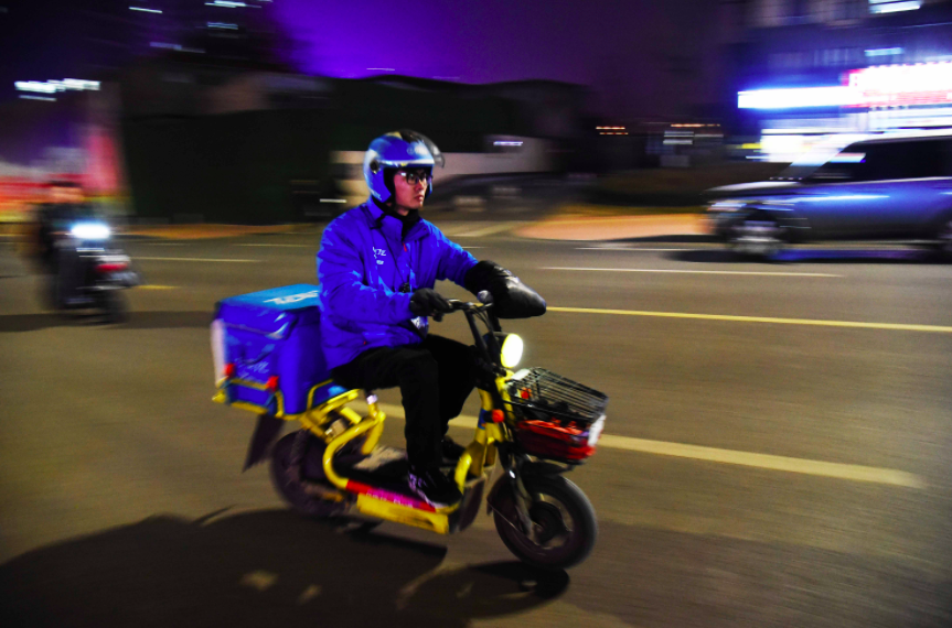 电动车电瓶坏了，锂电池和铅酸电池，换哪个更划算？