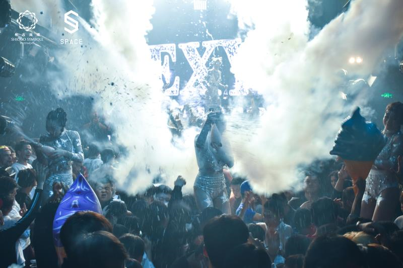 银川夜店界杀出一匹黑马，亚洲排名第一，还有明星经常光顾！