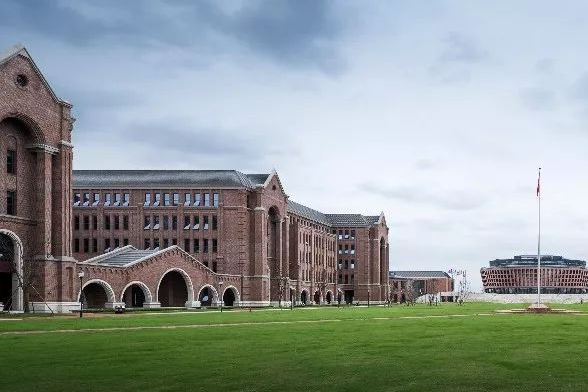 浙江一大学走红，人称“东方剑桥”，学生回应：校景也丝毫不差