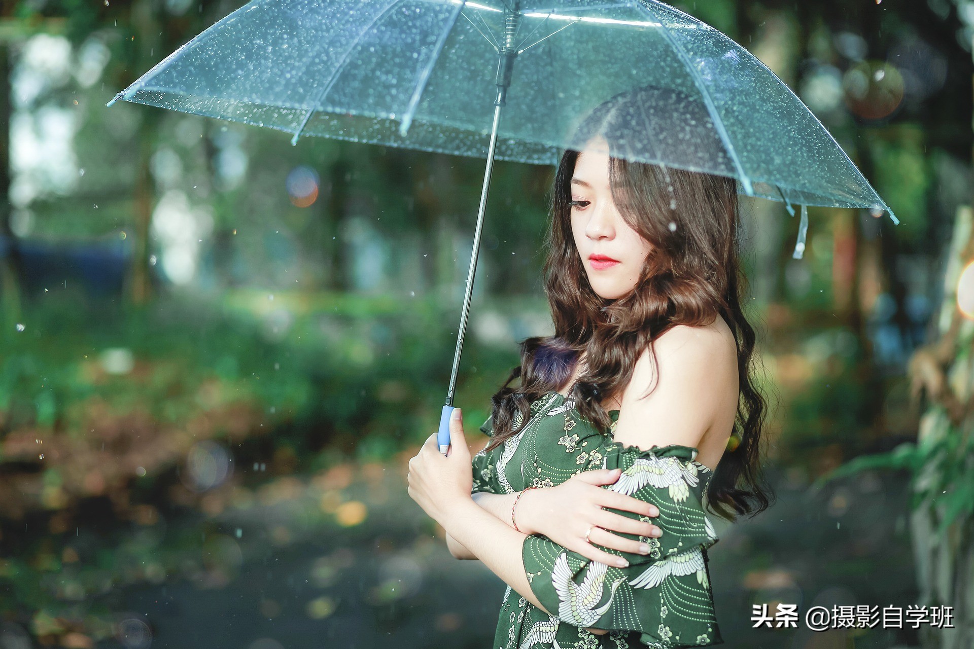雨季已来到，雨天摄影技巧已为你准备好，拍情绪拍好看全用得着