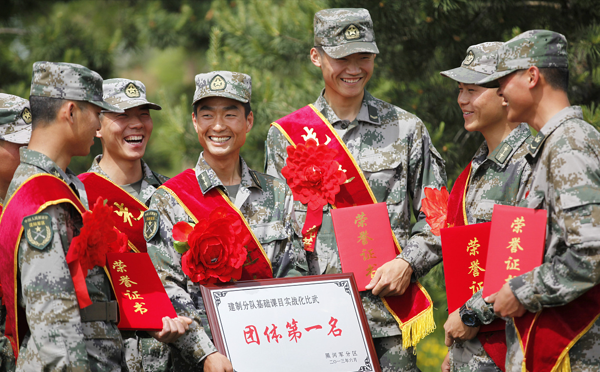 重点高校学生当兵，不仅考军校和提干有优势，还有机会直招军官