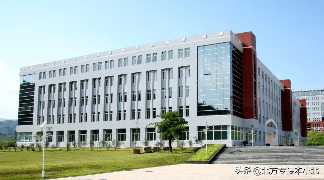 承德医学院:依山而建,四季有绿的“皇家医学院”