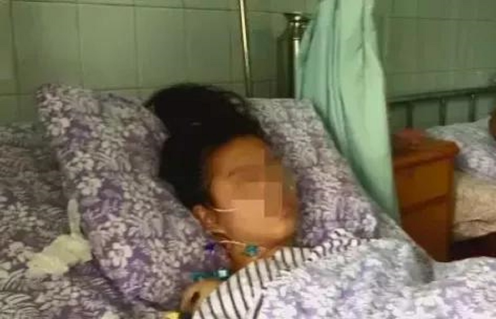 高校女厕所里的“兼职”广告，背后藏着一条见不得光的黑色产业链