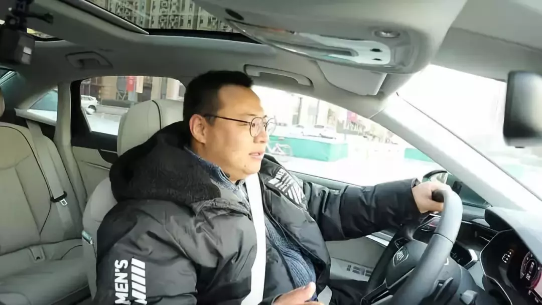 全球首发，王者归来！抢先路测 2019 款奥迪 A6L 55 TFSI 车型