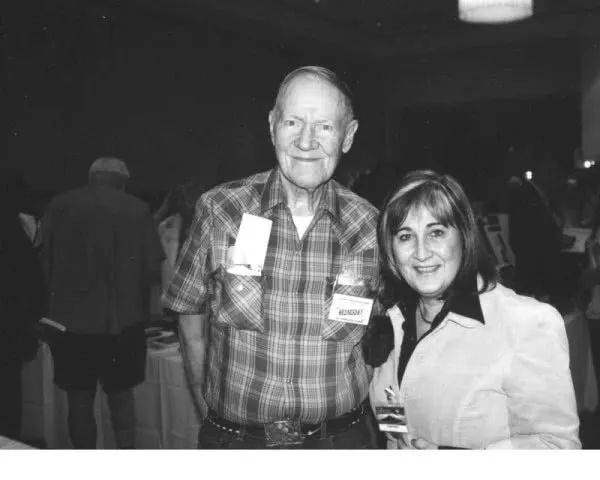 美国男子坚称自己去过2749年，描述的世界奇妙而科幻