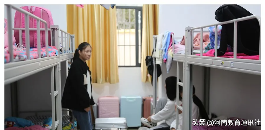 喜气洋洋迎新生！记河南省医药卫生学校2021级新生入学报到