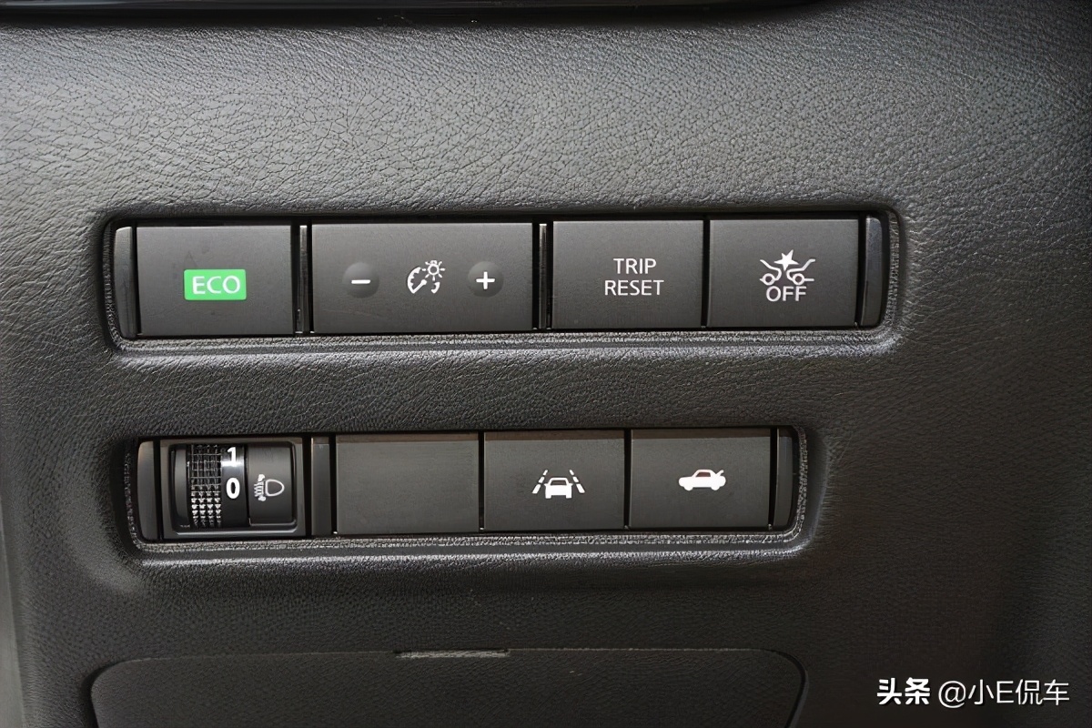 外在热情奔放，驾驭沉稳舒畅，NISSAN Sentra试驾