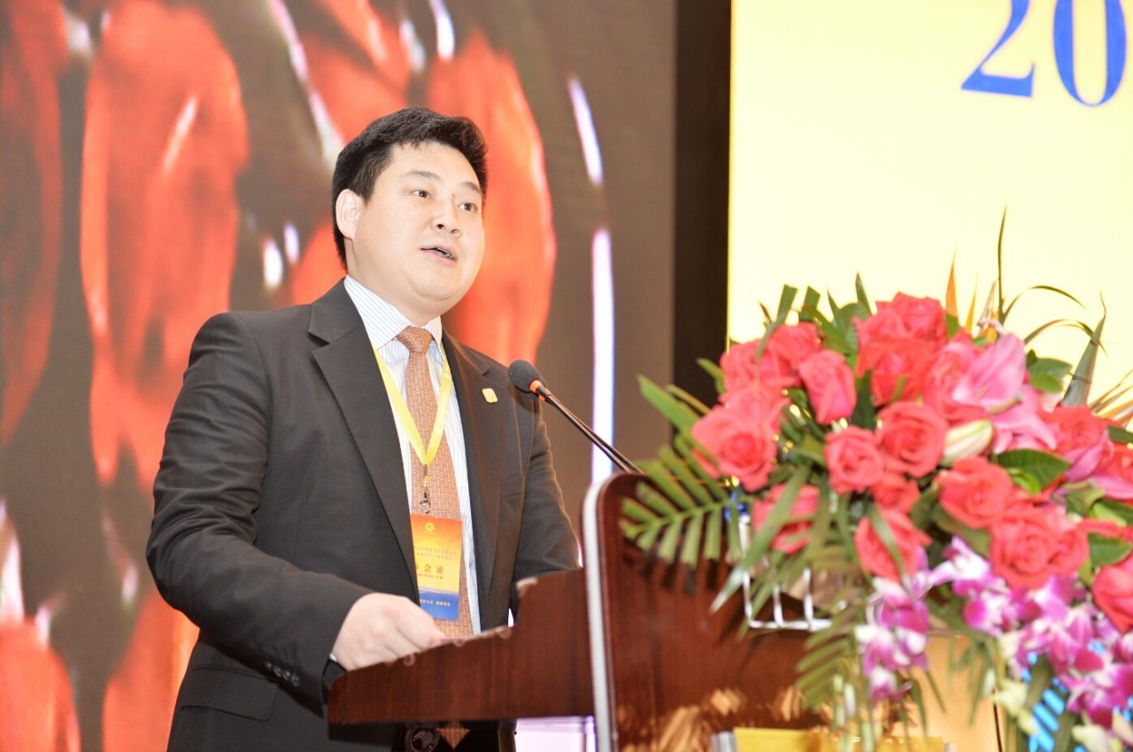 中国最具实力的富二代：大学毕业后，25岁的他直接掌舵千亿帝国