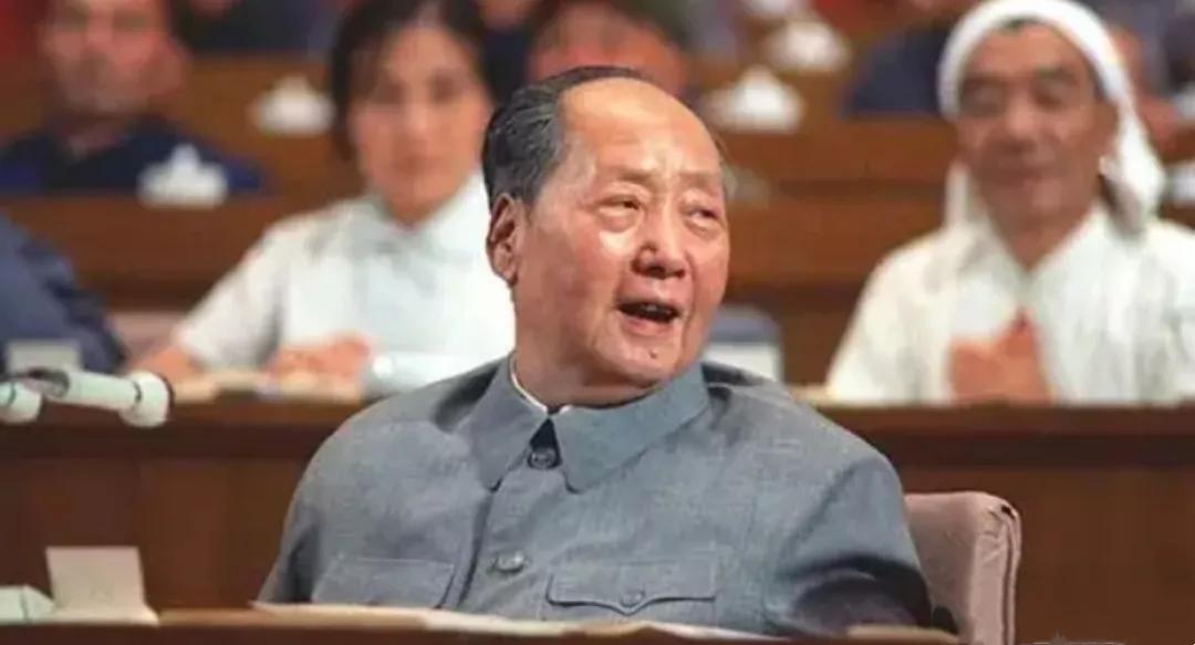 毛主席请陈毅吸烟，他说：戒了，毛主席：你有志气啊