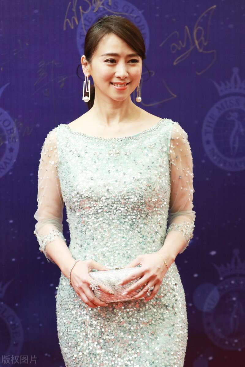 翁虹的风月情史，从性感女神变为贤妻良母，靠美色征服了5个男人