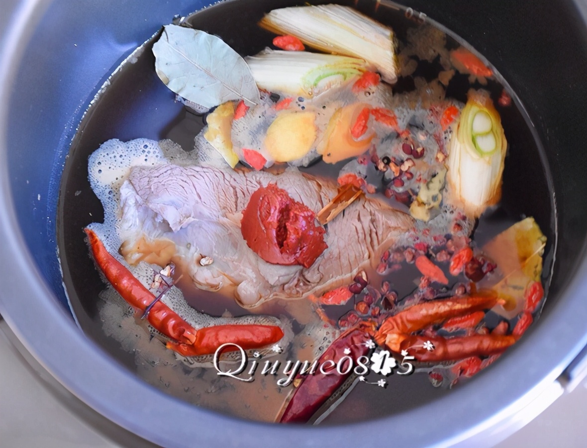 老祖宗传下来的酱牛肉秘方，牛肉软烂不塞牙、超入味，只需3步