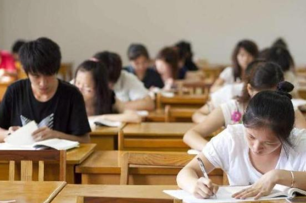 为保证毕业生含金量，既清考制度取消后，对毕业论文进行抽查