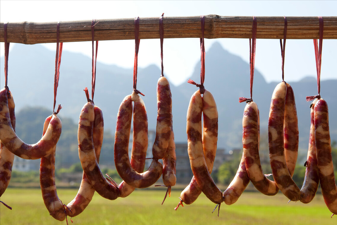 晒好的香肠，保存切忌放冰箱，老一辈教你传统做法，保存久还新鲜