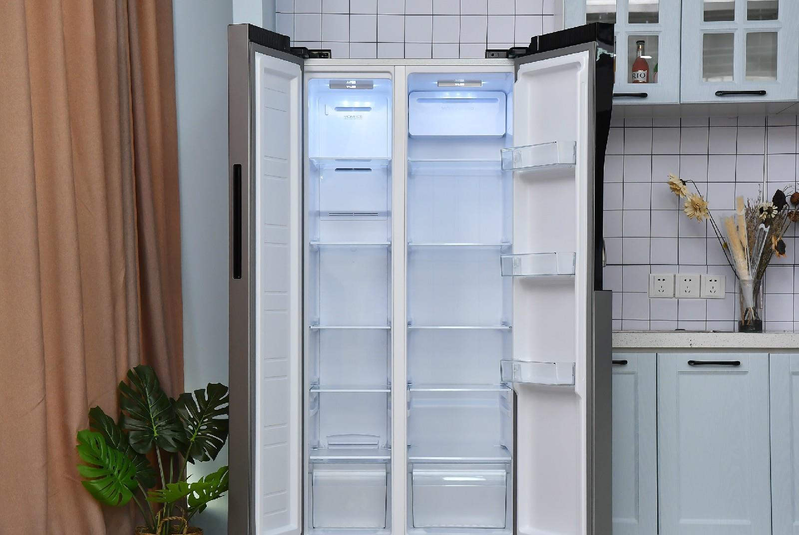 新冰箱不停机，侧面烫手，正常吗？新冰箱通电前需要做些什么？