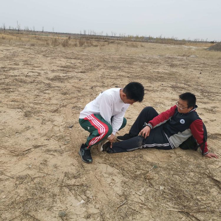 潍坊滨海国际学校组织徒步拉练活动