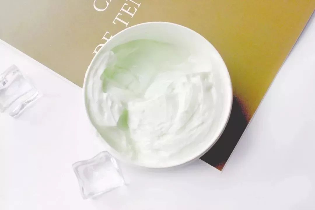 寒冬来了，身上又起皮干燥？戚薇教你一妙招，只需抹一下就好