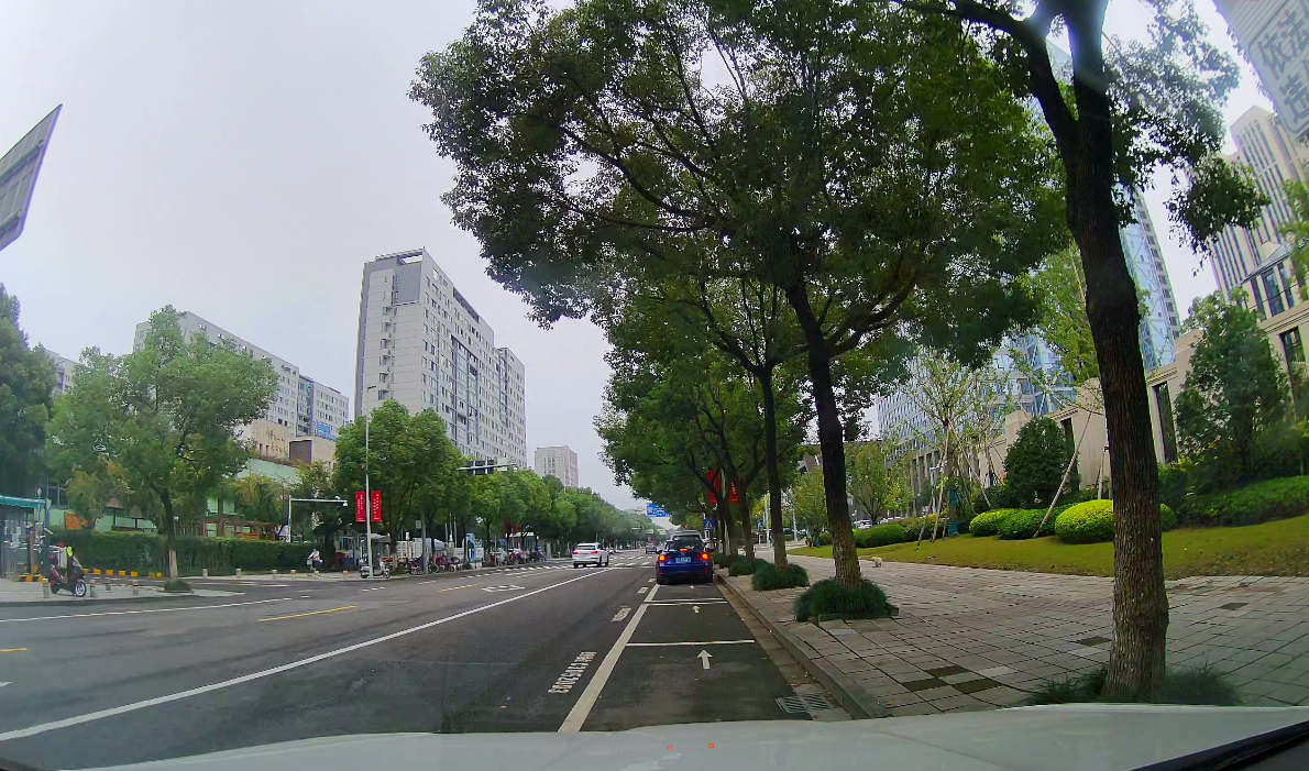 行车记录仪怎么选？不到500元，还能远程实时查看，不香吗？