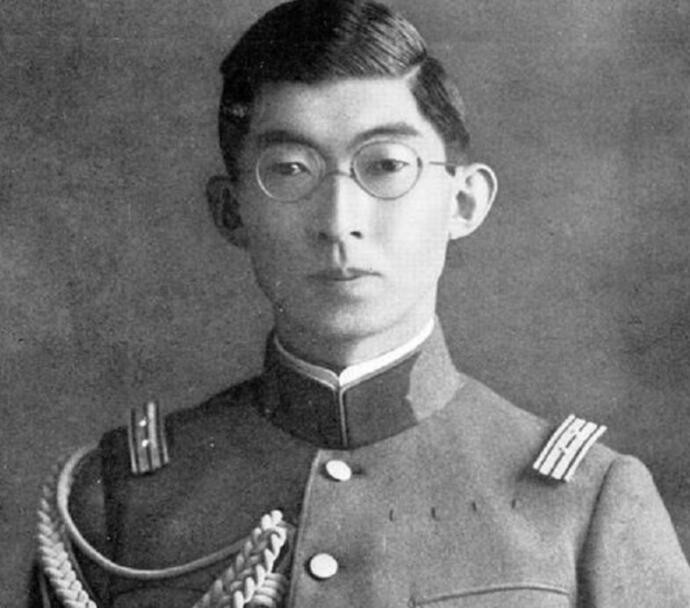 世界巨贪费迪南德·马科斯，家藏数吨黄金29架飞机，拖垮一国经济