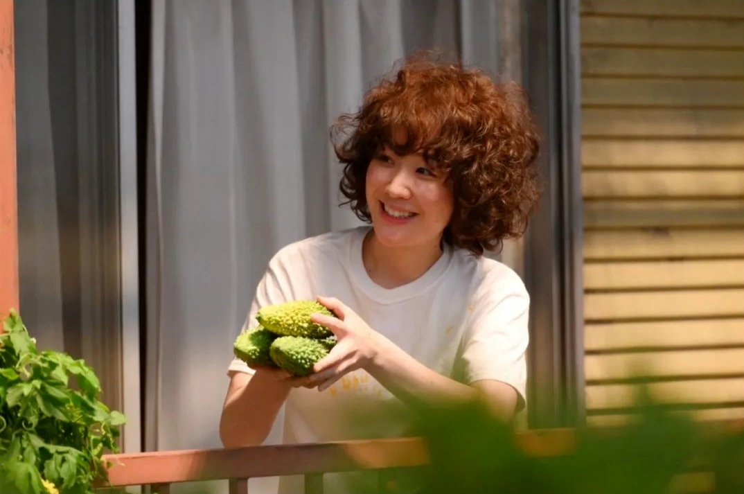 《我是余欢水》评分暴跌,成年人的波澜,非要如此荒诞么