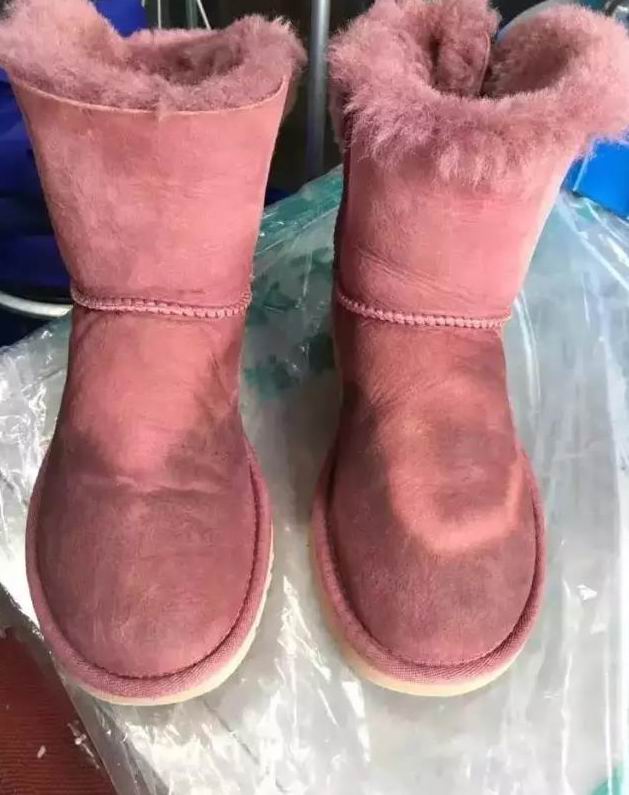 你最爱的翻毛皮鞋聚色了，怎么样才能把它洗好？