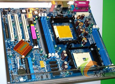 关于电脑主板能装二个CPU吗的问题