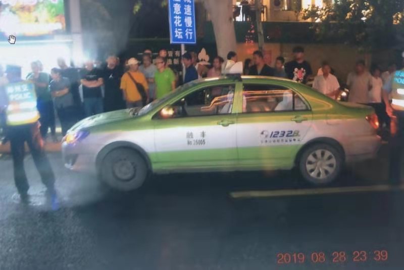 行人横穿马路被撞身亡，司机被认定全责，赔钱又坐牢：将向省高院及信访部门申诉