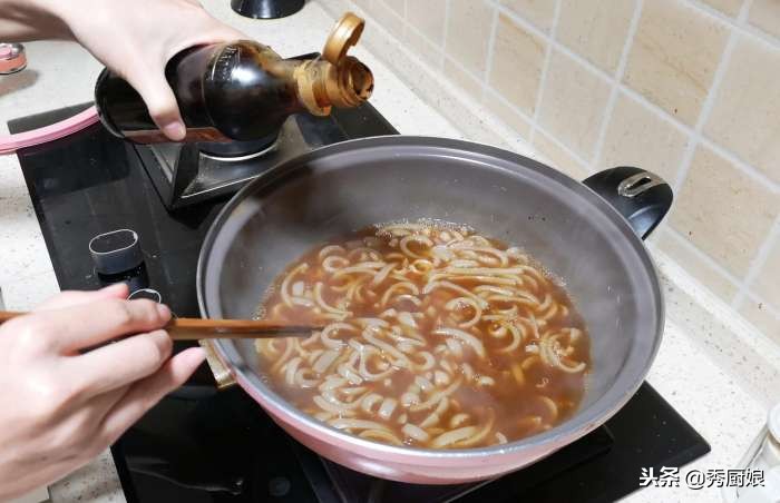肉皮凍的做法,肉皮凍的做法大全家常做法視頻