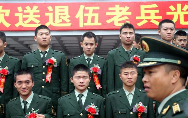 大学生参军入伍，退伍证的10大用处，想参军要提前了解