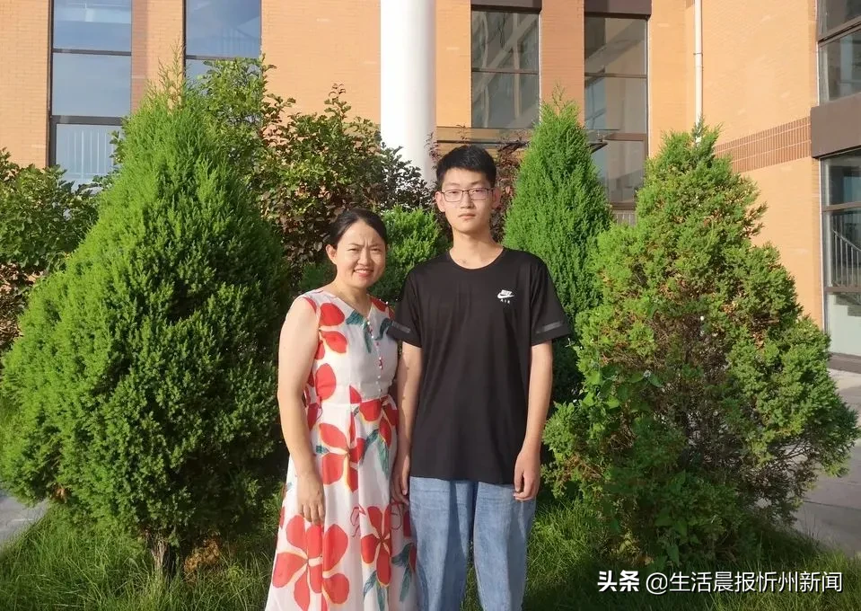 风雨三年赢家长认可！忻州高级中学高考再突破，两学子有望被清北录取