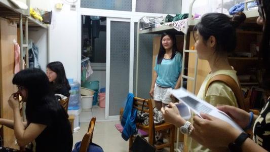 四川一大学女寝火了，6个人建多个群，网友调侃现实版“甄嬛传”