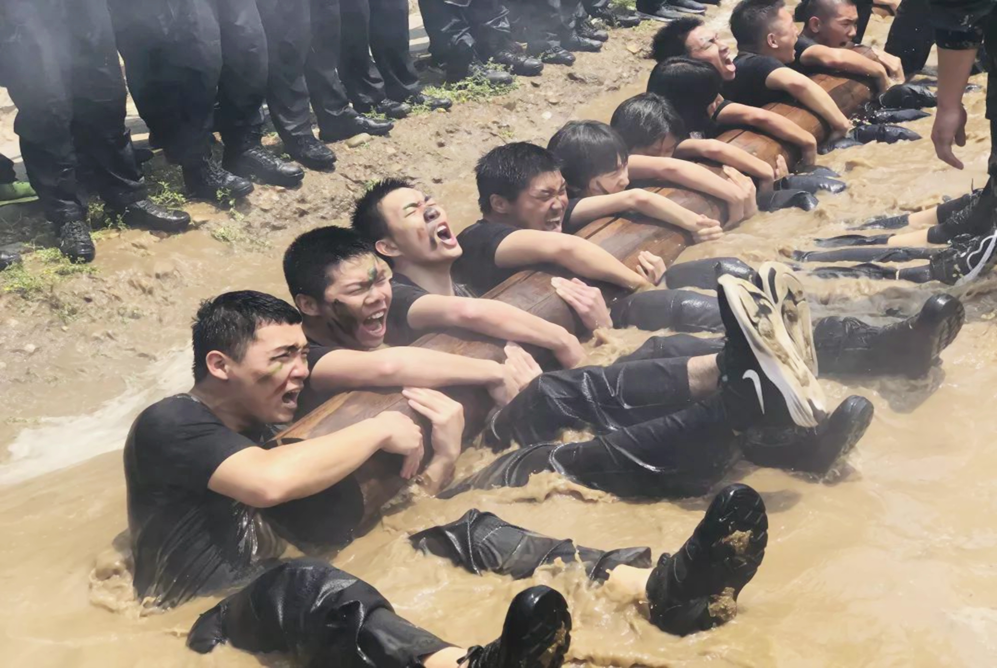 警校共有3档，第一档考上就是金饭碗，专科生也吃香