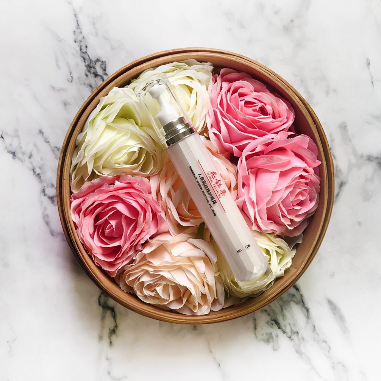 口碑不错的眼霜推荐：滋润补水抗老，让眼周看起来更加富有活力