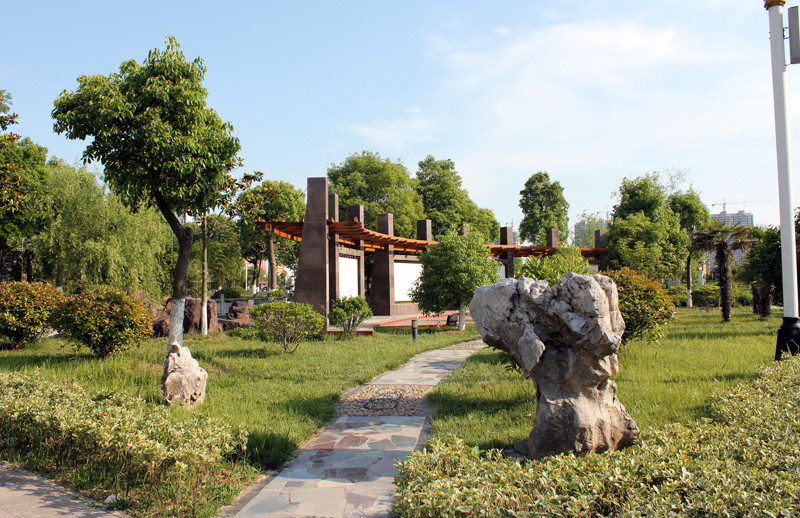 江苏盐城闻名遐迩六所高中，一本上线率相当高，堪称重本人才摇篮